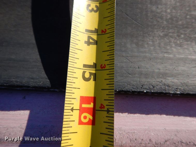 image for item JL9772 1997 International 4700  flatbed truck