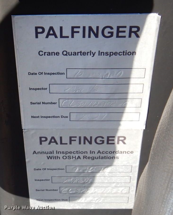 image for item JL9772 1997 International 4700  flatbed truck