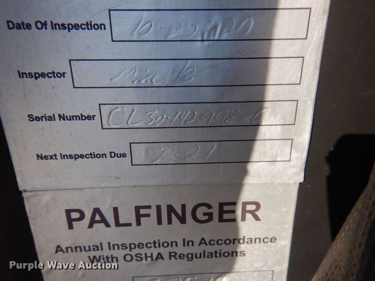 image for item JL9772 1997 International 4700  flatbed truck