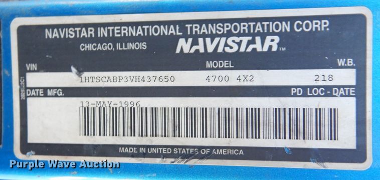 image for item JL9772 1997 International 4700  flatbed truck