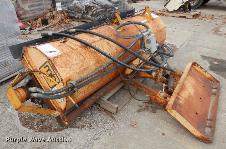 image for item JR9075 MB  84" W skid steer broom