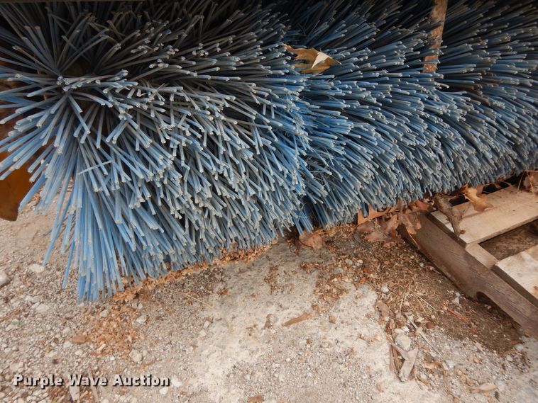 image for item JR9075 MB  84" W skid steer broom