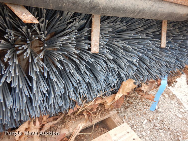 image for item JR9075 MB  84" W skid steer broom