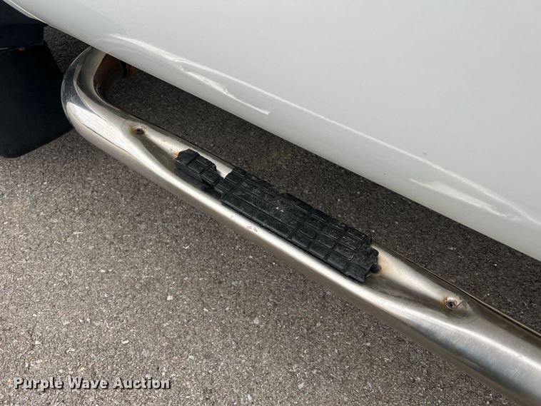 image for item JU9768 2008 Ford F550 Super Duty XL  Crew Cab flatbed truck