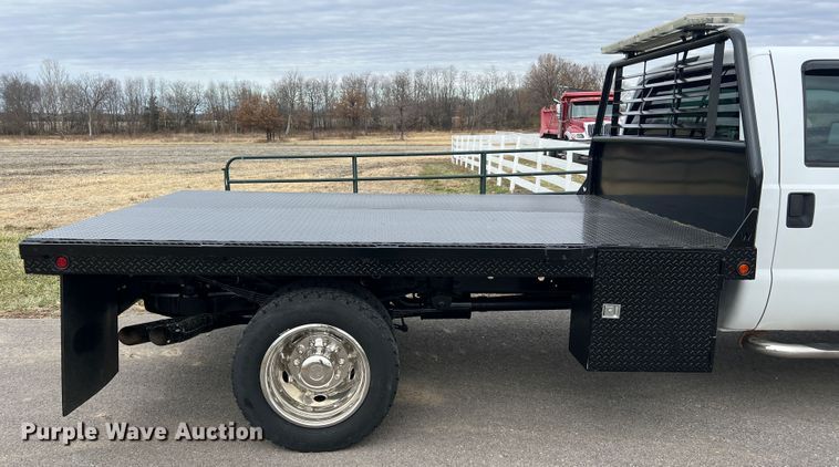 image for item JU9768 2008 Ford F550 Super Duty XL  Crew Cab flatbed truck