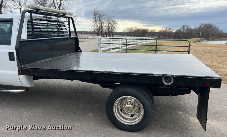 image for item JU9768 2008 Ford F550 Super Duty XL  Crew Cab flatbed truck