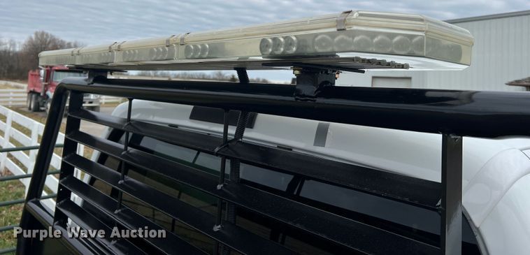 image for item JU9768 2008 Ford F550 Super Duty XL  Crew Cab flatbed truck