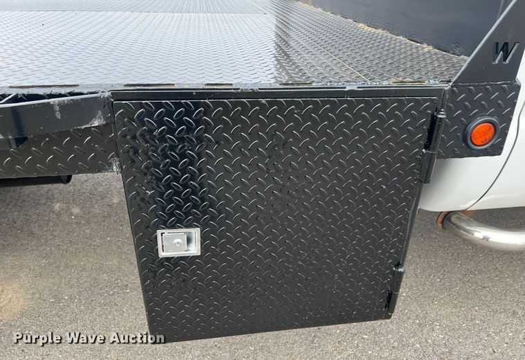 image for item JU9768 2008 Ford F550 Super Duty XL  Crew Cab flatbed truck