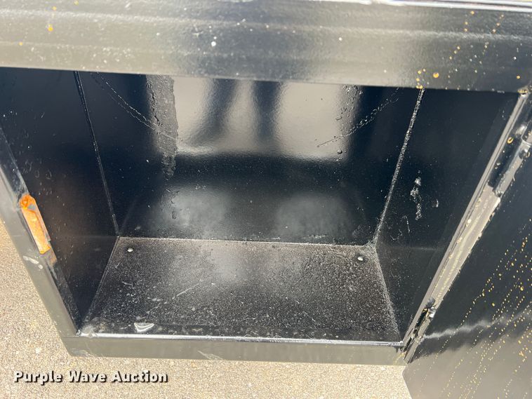 image for item JU9768 2008 Ford F550 Super Duty XL  Crew Cab flatbed truck