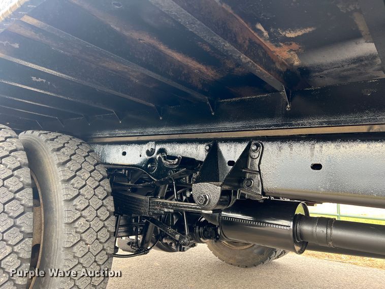 image for item JU9768 2008 Ford F550 Super Duty XL  Crew Cab flatbed truck