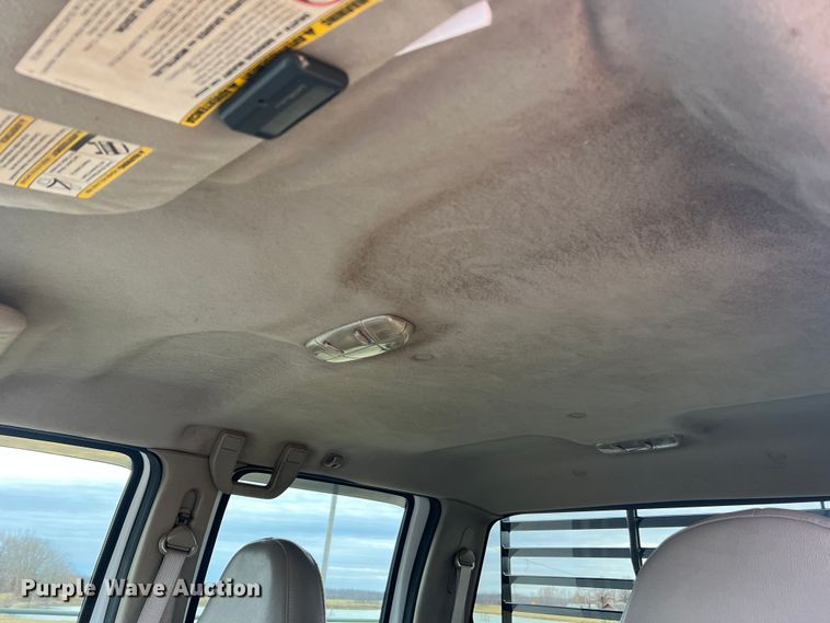 image for item JU9768 2008 Ford F550 Super Duty XL  Crew Cab flatbed truck