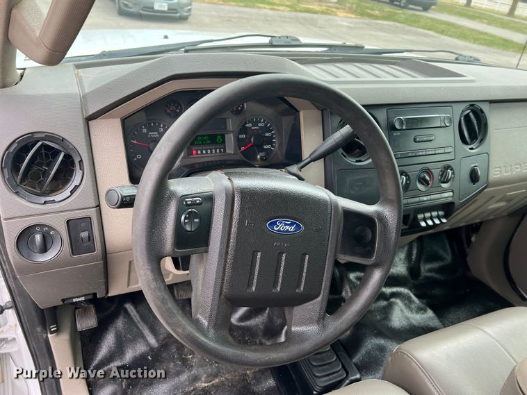 image for item JU9768 2008 Ford F550 Super Duty XL  Crew Cab flatbed truck