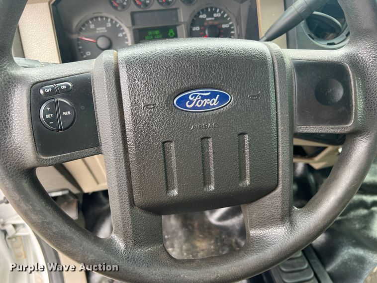 image for item JU9768 2008 Ford F550 Super Duty XL  Crew Cab flatbed truck