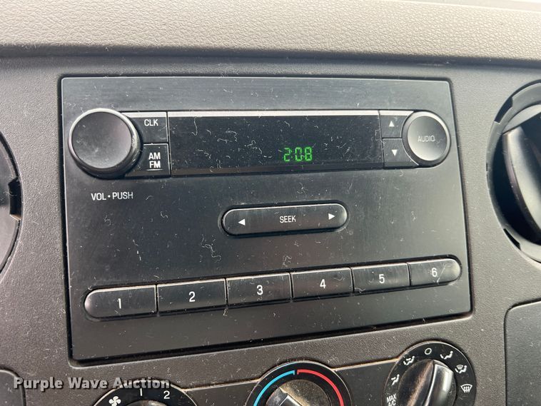 image for item JU9768 2008 Ford F550 Super Duty XL  Crew Cab flatbed truck