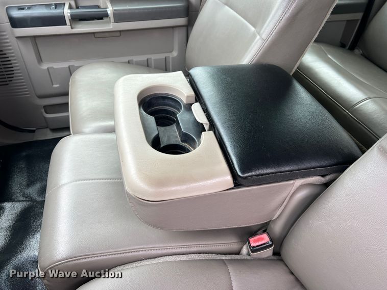 image for item JU9768 2008 Ford F550 Super Duty XL  Crew Cab flatbed truck