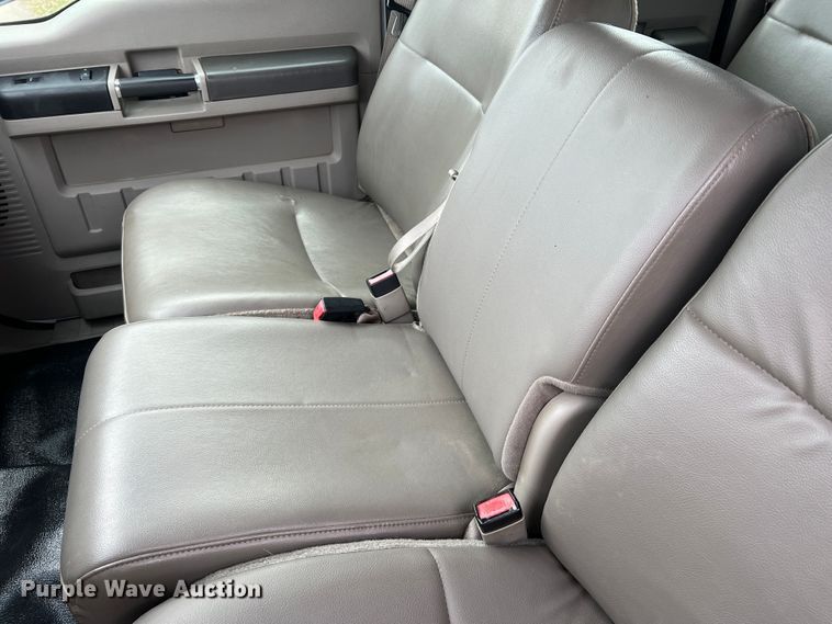 image for item JU9768 2008 Ford F550 Super Duty XL  Crew Cab flatbed truck