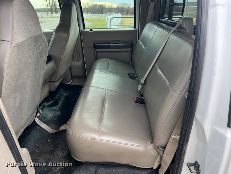 image for item JU9768 2008 Ford F550 Super Duty XL  Crew Cab flatbed truck