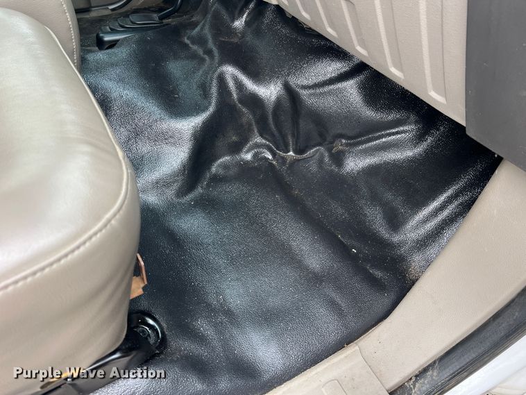 image for item JU9768 2008 Ford F550 Super Duty XL  Crew Cab flatbed truck