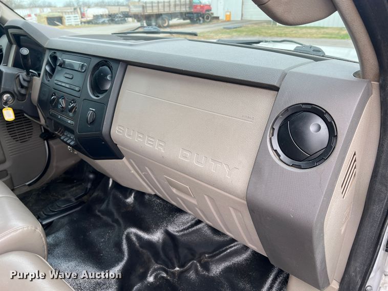 image for item JU9768 2008 Ford F550 Super Duty XL  Crew Cab flatbed truck