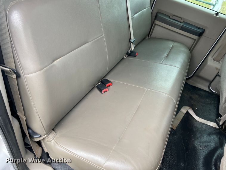 image for item JU9768 2008 Ford F550 Super Duty XL  Crew Cab flatbed truck