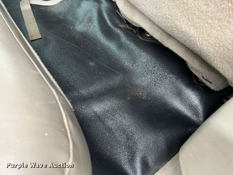 image for item JU9768 2008 Ford F550 Super Duty XL  Crew Cab flatbed truck