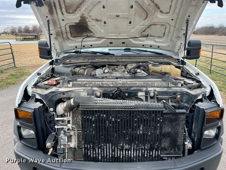 image for item JU9768 2008 Ford F550 Super Duty XL  Crew Cab flatbed truck