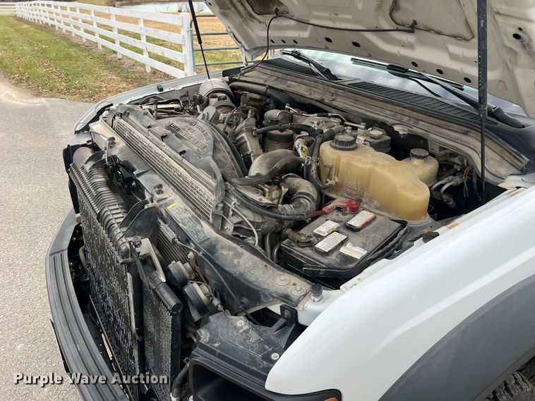 image for item JU9768 2008 Ford F550 Super Duty XL  Crew Cab flatbed truck