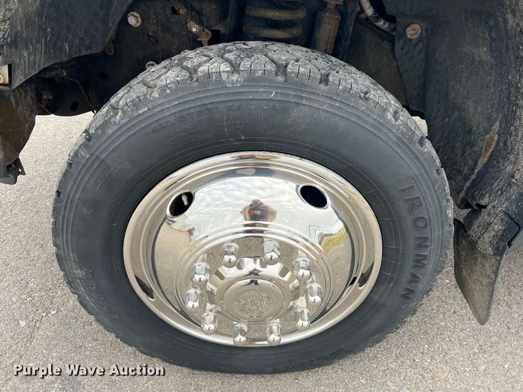 image for item JU9768 2008 Ford F550 Super Duty XL  Crew Cab flatbed truck