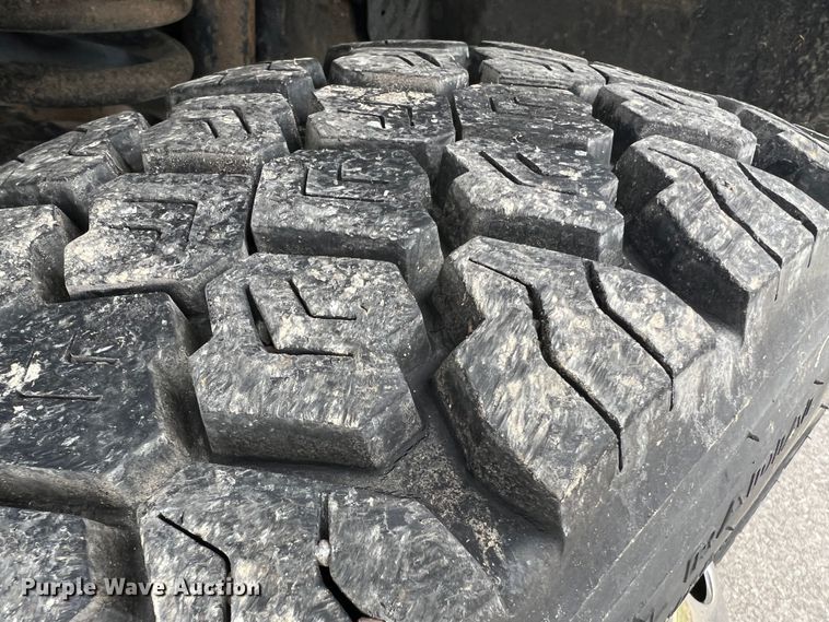 image for item JU9768 2008 Ford F550 Super Duty XL  Crew Cab flatbed truck