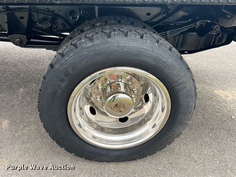 image for item JU9768 2008 Ford F550 Super Duty XL  Crew Cab flatbed truck