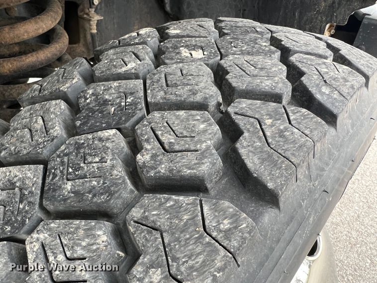 image for item JU9768 2008 Ford F550 Super Duty XL  Crew Cab flatbed truck