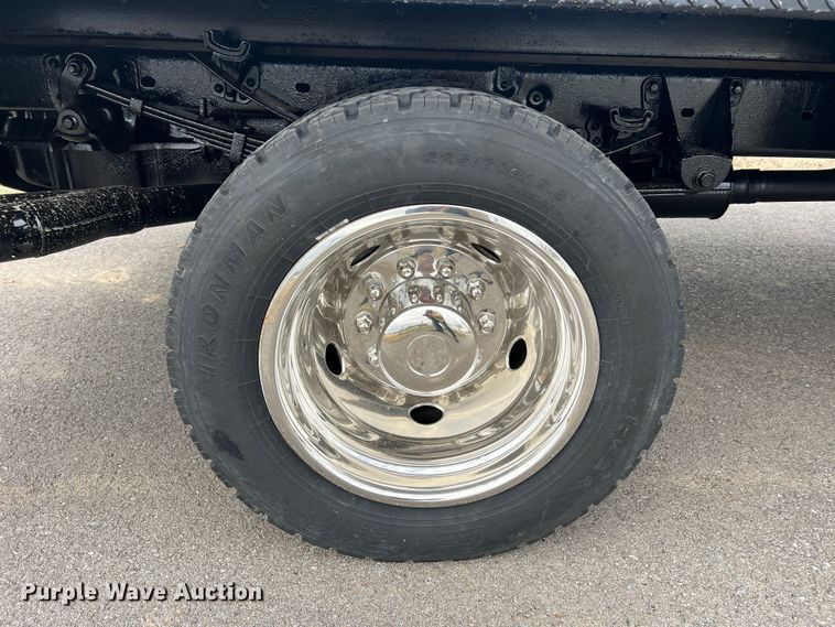 image for item JU9768 2008 Ford F550 Super Duty XL  Crew Cab flatbed truck