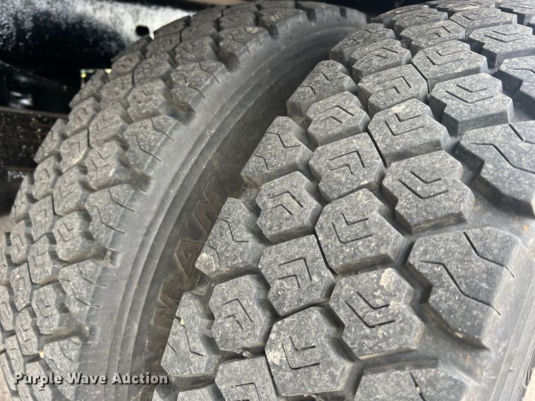 image for item JU9768 2008 Ford F550 Super Duty XL  Crew Cab flatbed truck