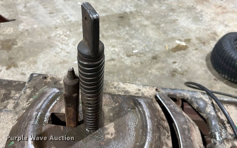 image for item JU9769 Coats 40-40SA  tire machine