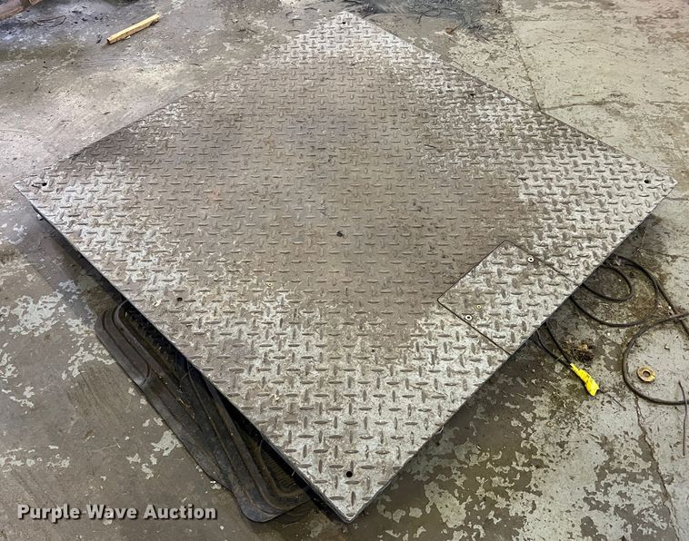 image for item JU9852 Storm 205  scale