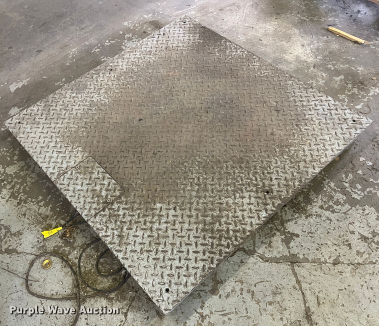 image for item JU9852 Storm 205  scale