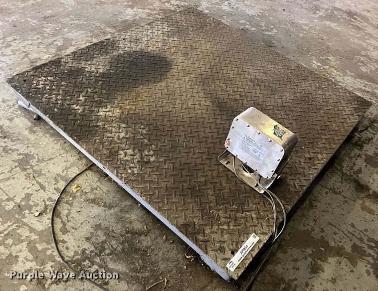 image for item JU9854 Avery Weigh-tronix ZM201-SD2  scale