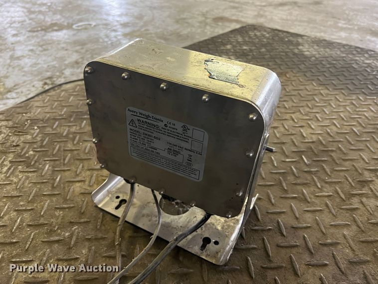 image for item JU9854 Avery Weigh-tronix ZM201-SD2  scale