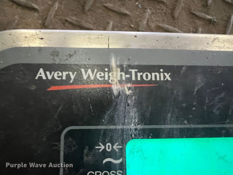 image for item JU9854 Avery Weigh-tronix ZM201-SD2  scale