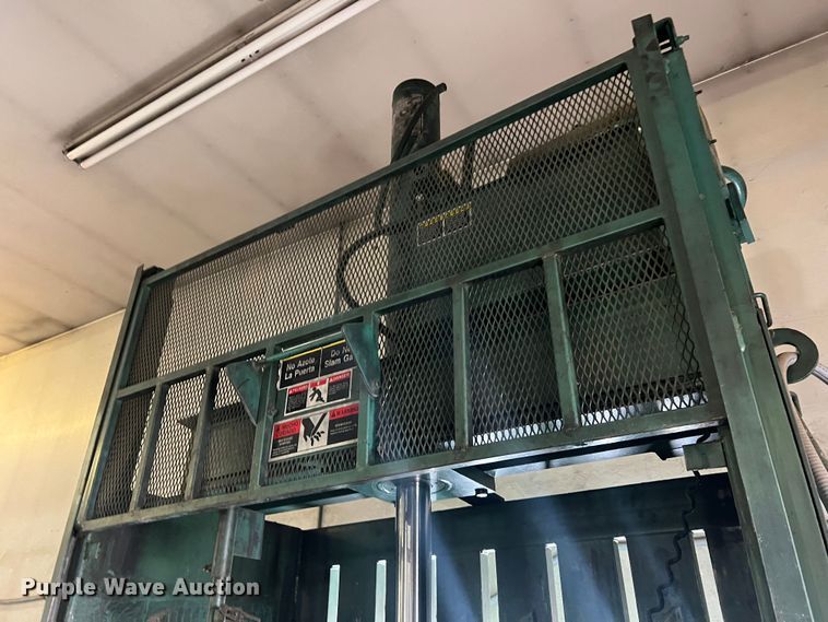 image for item JU9859 Selco Balers VI-5  recycling baler