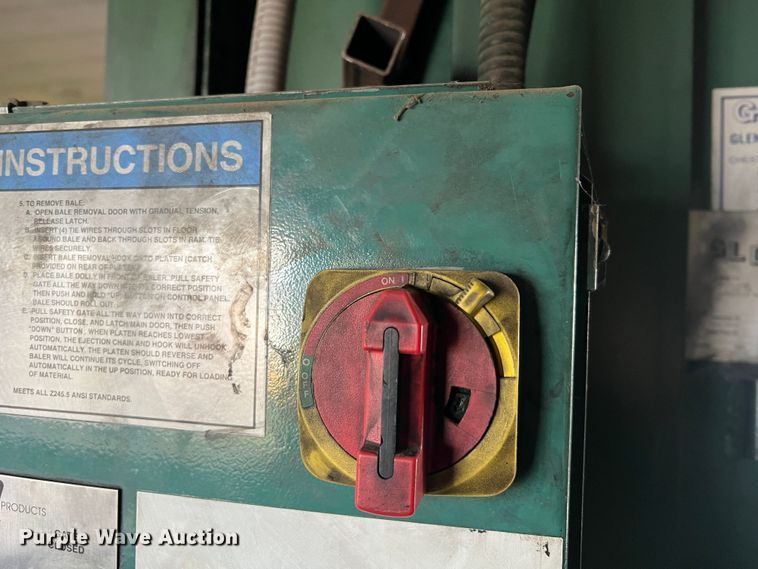 image for item JU9859 Selco Balers VI-5  recycling baler