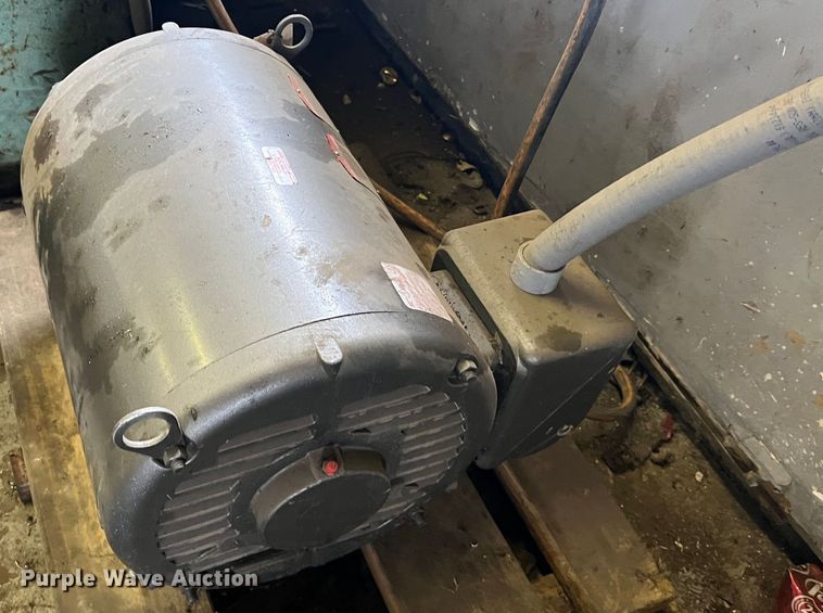 image for item JU9859 Selco Balers VI-5  recycling baler