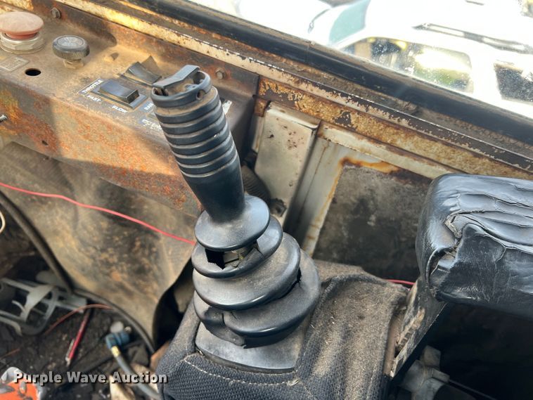 image for item JU9862 2006 Al-jon 580CL  car crusher