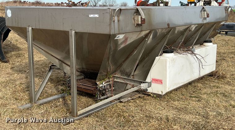 image for item JV9472 Monroe  spreader