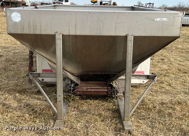 image for item JV9472 Monroe  spreader