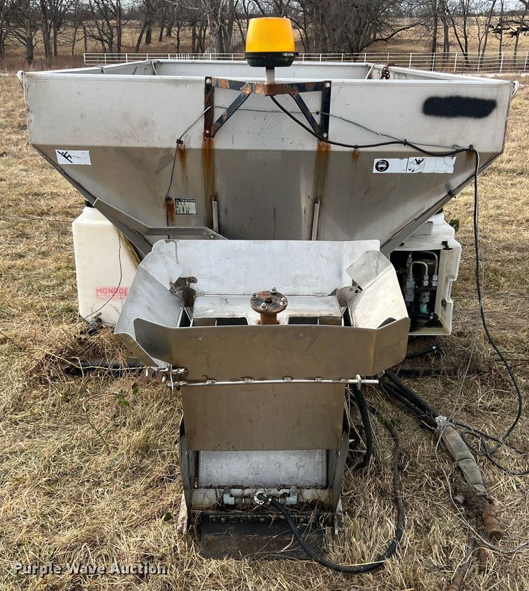 image for item JV9472 Monroe  spreader