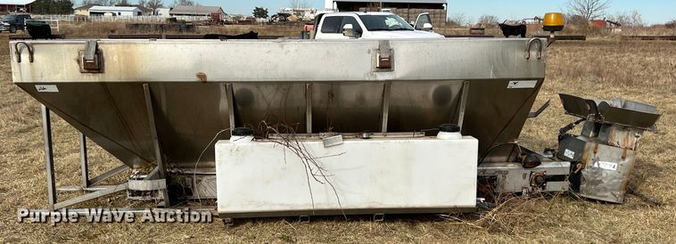 image for item JV9472 Monroe  spreader