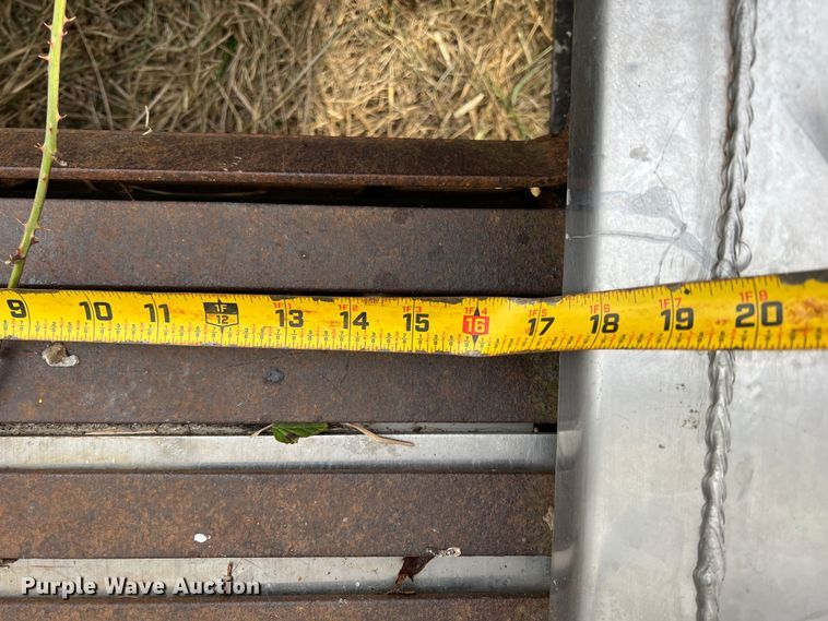 image for item JV9472 Monroe  spreader