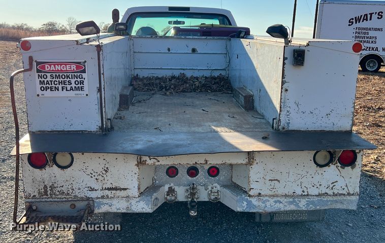 image for item JV9488 2001 Ford F450 Super Duty  utility / service truck