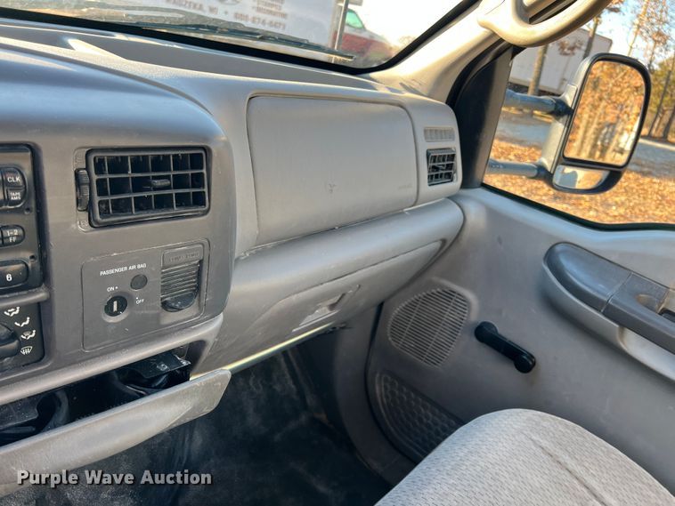 image for item JV9488 2001 Ford F450 Super Duty  utility / service truck